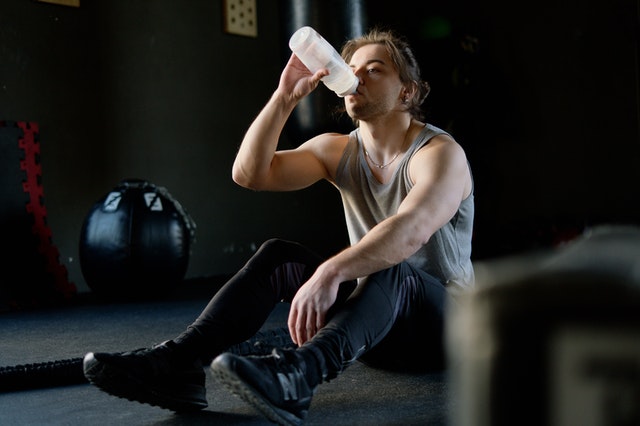 gym bag essentials for modern man Gym bag essentials for the modern man